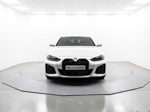 Fotos de BMW i4 eDrive40 color Blanco. Año 2024. 250KW(340CV). Eléctrico. En concesionario Móvil Begar Alicante de Alicante