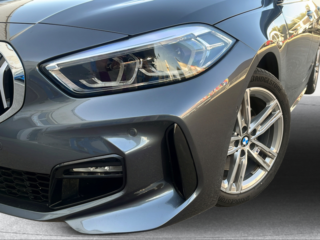 BMW Serie 1 118i color Gris. Año 2021. 103KW(140CV). Gasolina. En concesionario Ilbira Motor | Granada de Granada