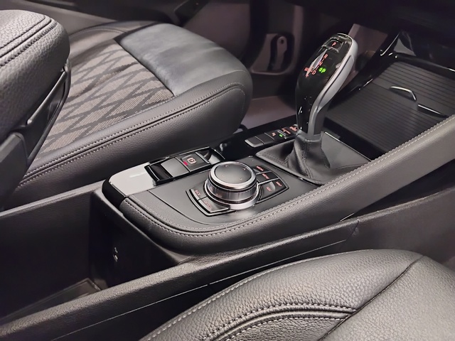 BMW X1 sDrive18d color Negro. Año 2022. 110KW(150CV). Diésel. En concesionario Autoberón de La Rioja