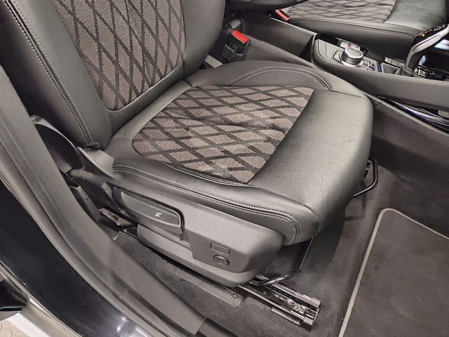 BMW X1 sDrive18d color Negro. Año 2022. 110KW(150CV). Diésel. En concesionario Autoberón de La Rioja