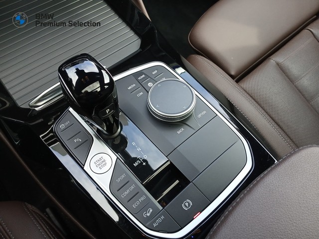 BMW Serie 1 120d color Negro. Año 2024. 120KW(163CV). Diésel. En concesionario Adler Motor S.L. TOLEDO de Toledo