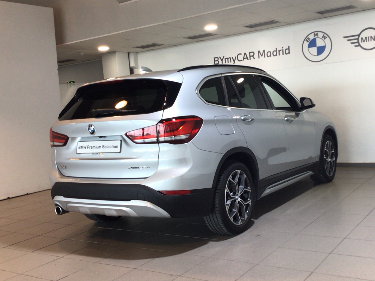 BMW X1 xDrive25e color Gris Plata. Año 2021. 162KW(220CV). Híbrido Electro/Gasolina. En concesionario BYmyCAR Madrid - Alcalá de Madrid