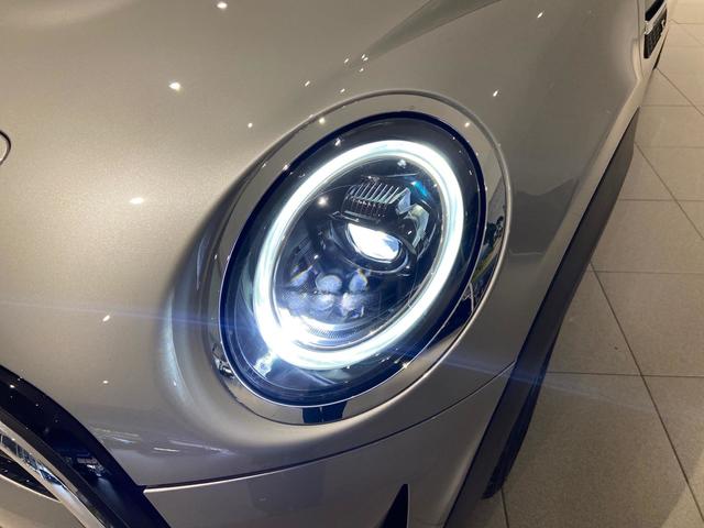 Foto 16 MINI  3 Puertas Cooper SE 135 kW (184 CV)