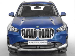 Fotos de BMW X1 xDrive30e color Azul. Año 2025. 240KW(326CV). Híbrido Electro/Gasolina. En concesionario Caetano Cuzco, Salvatierra de Madrid