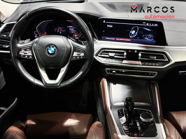 BMW X6 xDrive30d color Marrón. Año 2020. 195KW(265CV). Diésel. En concesionario BMW Marcos Automoción de Valencia