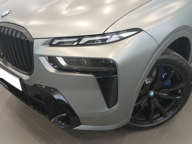 BMW X7 xDrive40d color Gris. Año 2025. 259KW(352CV). Diésel. En concesionario Enekuri Motor de Vizcaya