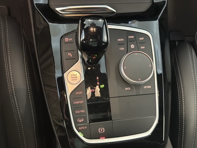 BMW X3 xDrive20d color Gris. Año 2023. 140KW(190CV). Diésel. En concesionario Enekuri Motor de Vizcaya