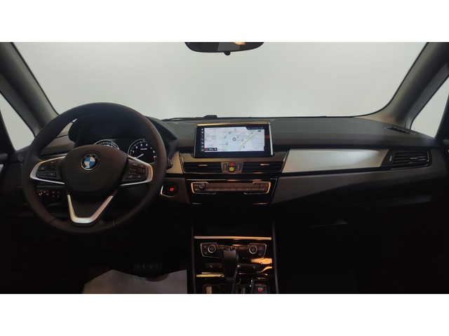 BMW Serie 2 225xe iPerformance Active Tourer color Blanco. Año 2022. 165KW(224CV). Híbrido Electro/Gasolina. En concesionario Proa Premium Palma de Illes Balears