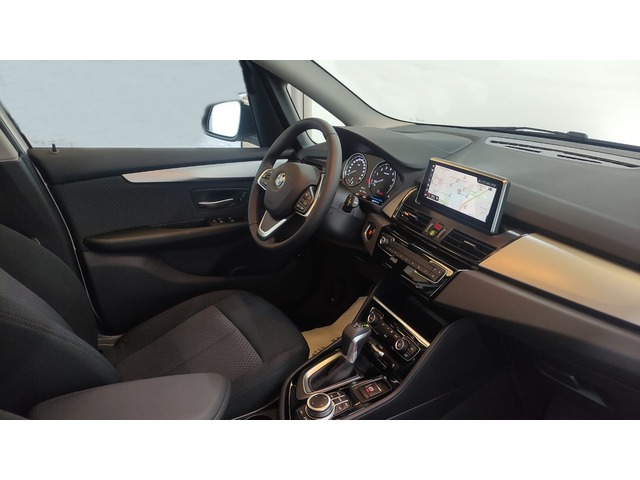 BMW Serie 2 225xe iPerformance Active Tourer color Blanco. Año 2022. 165KW(224CV). Híbrido Electro/Gasolina. En concesionario Proa Premium Palma de Illes Balears