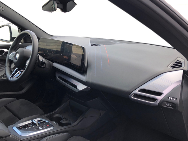 BMW Serie 2 220d Gran Coupe color Blanco. Año 2025. 120KW(163CV). Diésel. En concesionario Momentum S.A. de Madrid