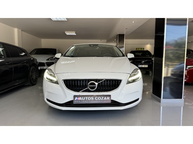 Volvo V40 T2 Momentum 90 kW (122 CV)