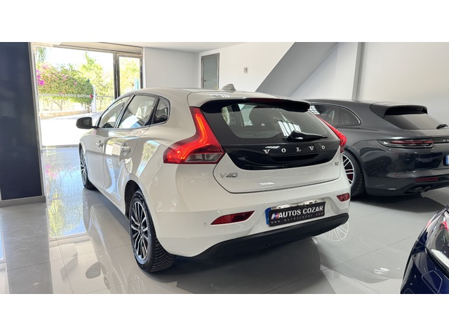 Volvo V40 T2 Momentum 90 kW (122 CV)