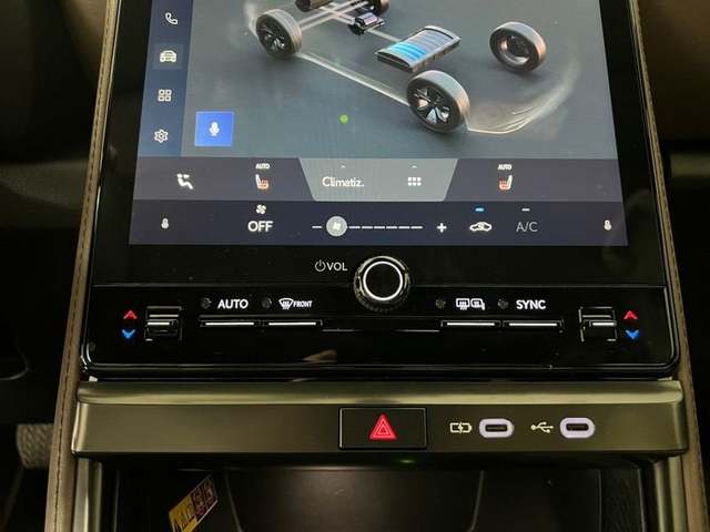 Foto 23 Lexus LBX 1.5 HEV Elegant Plus 100 kW (136 CV)