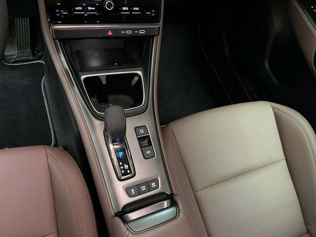 Foto 25 Lexus LBX 1.5 HEV Elegant Plus 100 kW (136 CV)