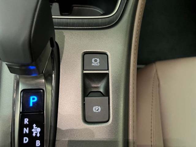 Foto 27 Lexus LBX 1.5 HEV Elegant Plus 100 kW (136 CV)