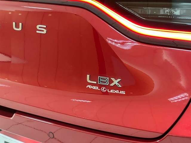 Foto 37 Lexus LBX 1.5 HEV Elegant Plus 100 kW (136 CV)