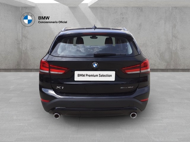 BMW X1 sDrive18d color Negro. Año 2021. 110KW(150CV). Diésel. En concesionario BMW Arlanza Motor Palencia de Palencia