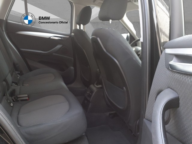 BMW X1 sDrive18d color Negro. Año 2021. 110KW(150CV). Diésel. En concesionario BMW Arlanza Motor Palencia de Palencia