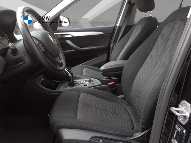 BMW X1 sDrive18d color Negro. Año 2021. 110KW(150CV). Diésel. En concesionario BMW Arlanza Motor Palencia de Palencia