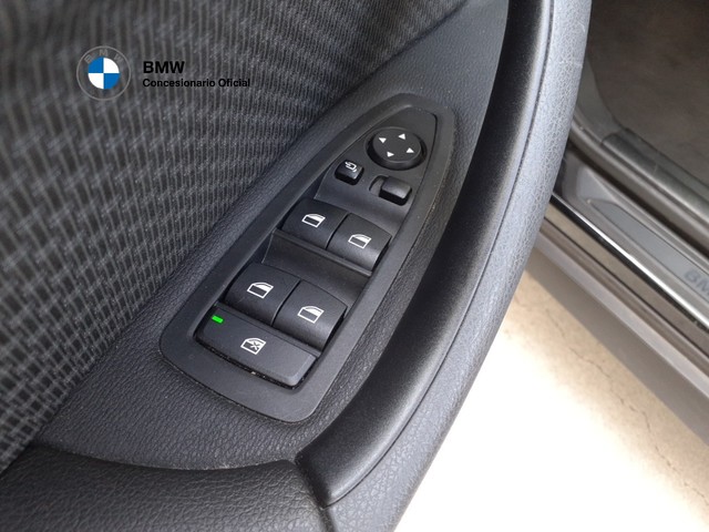 BMW X1 sDrive18d color Negro. Año 2021. 110KW(150CV). Diésel. En concesionario BMW Arlanza Motor Palencia de Palencia