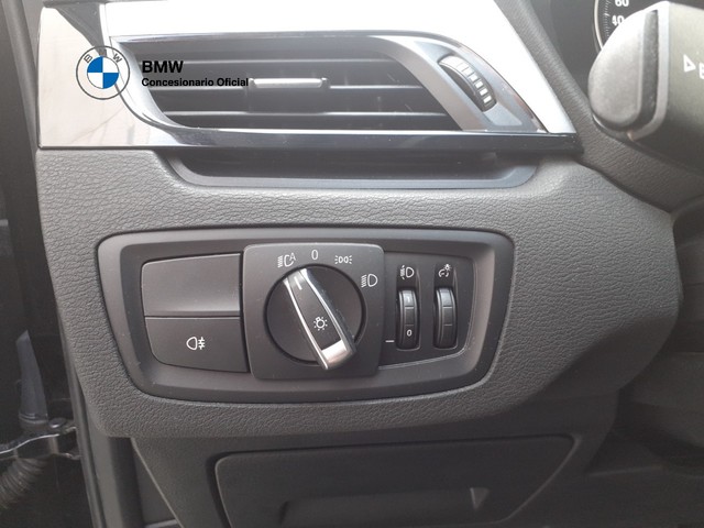 BMW X1 sDrive18d color Negro. Año 2021. 110KW(150CV). Diésel. En concesionario BMW Arlanza Motor Palencia de Palencia