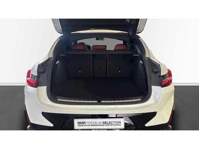 BMW X4 xDrive20d color Blanco. Año 2021. 140KW(190CV). Diésel. En concesionario Pruna Motor de Barcelona