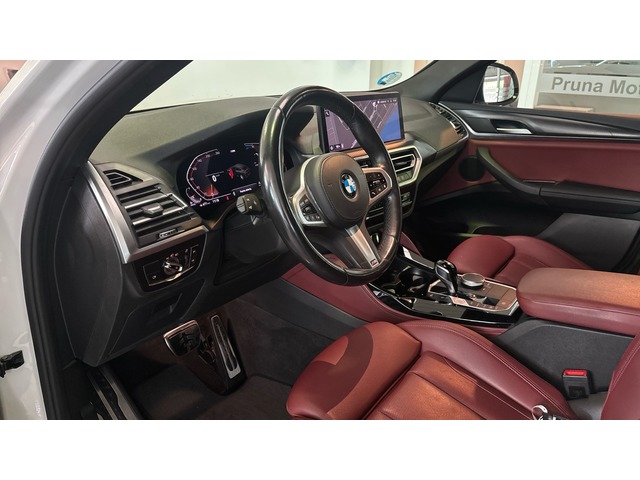 BMW X4 xDrive20d color Blanco. Año 2021. 140KW(190CV). Diésel. En concesionario Pruna Motor de Barcelona