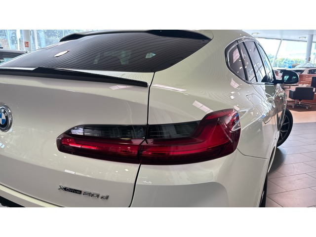 BMW X4 xDrive20d color Blanco. Año 2021. 140KW(190CV). Diésel. En concesionario Pruna Motor de Barcelona