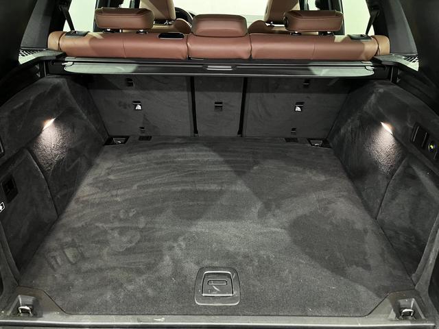 BMW X5 xDrive30d color Blanco. Año 2020. 210KW(286CV). Diésel. En concesionario Unicars Ponent de Lleida