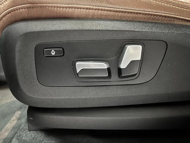 BMW X5 xDrive30d color Blanco. Año 2020. 210KW(286CV). Diésel. En concesionario Unicars Ponent de Lleida