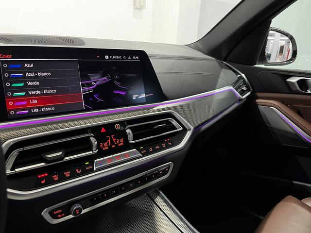 BMW X5 xDrive30d color Blanco. Año 2020. 210KW(286CV). Diésel. En concesionario Unicars Ponent de Lleida