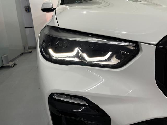 BMW X5 xDrive30d color Blanco. Año 2020. 210KW(286CV). Diésel. En concesionario Unicars Ponent de Lleida