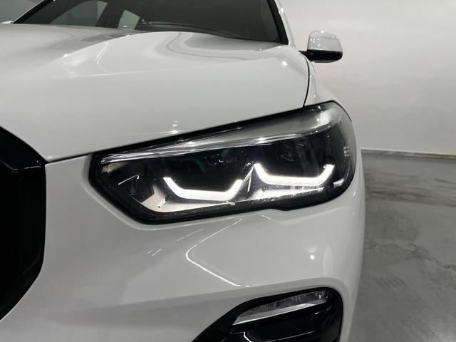 BMW X5 xDrive30d color Blanco. Año 2020. 210KW(286CV). Diésel. En concesionario Unicars Ponent de Lleida