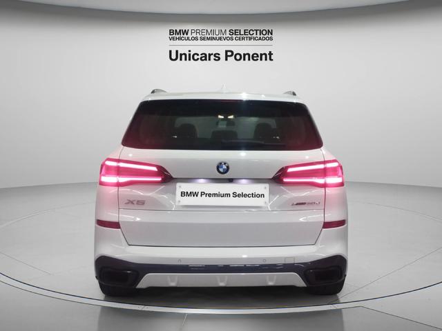 BMW X5 xDrive30d color Blanco. Año 2020. 210KW(286CV). Diésel. En concesionario Unicars Ponent de Lleida