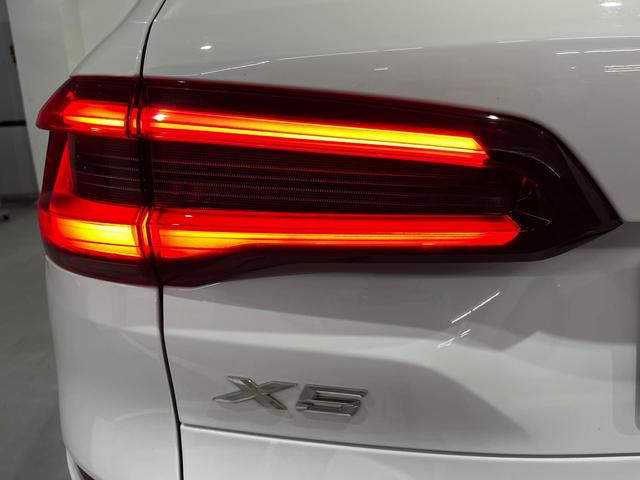 BMW X5 xDrive30d color Blanco. Año 2020. 210KW(286CV). Diésel. En concesionario Unicars Ponent de Lleida