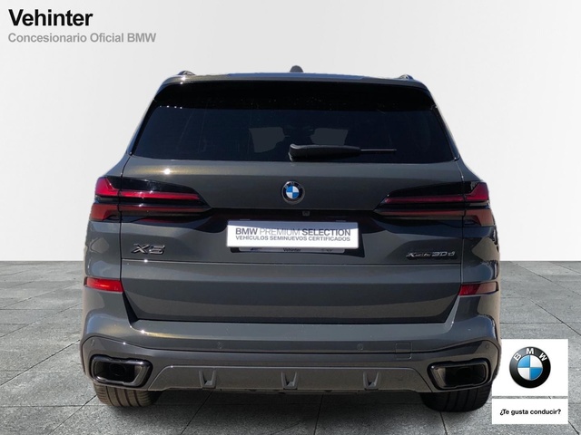 BMW X5 xDrive30d color Marrón. Año 2025. 219KW(298CV). Diésel. En concesionario Momentum S.A. de Madrid