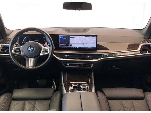 BMW X5 xDrive30d color Marrón. Año 2025. 219KW(298CV). Diésel. En concesionario Momentum S.A. de Madrid