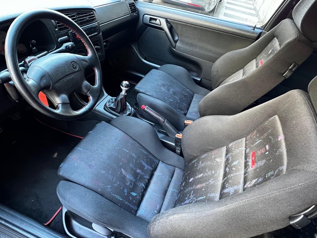 Volkswagen Golf GTI 2.0 84 kW (115 CV)