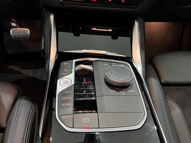 BMW Serie 2 220i Coupe color Negro. Año 2023. 135KW(184CV). Gasolina. En concesionario Unicars Ponent de Lleida