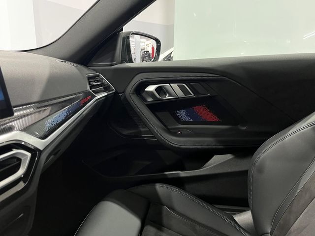 BMW Serie 2 220i Coupe color Negro. Año 2023. 135KW(184CV). Gasolina. En concesionario Unicars Ponent de Lleida
