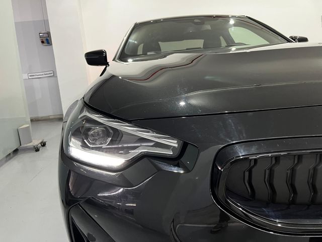 BMW Serie 2 220i Coupe color Negro. Año 2023. 135KW(184CV). Gasolina. En concesionario Unicars Ponent de Lleida