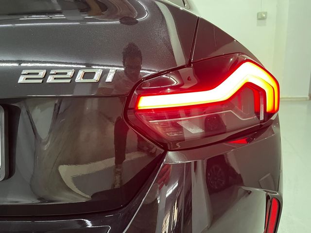 BMW Serie 2 220i Coupe color Negro. Año 2023. 135KW(184CV). Gasolina. En concesionario Unicars Ponent de Lleida