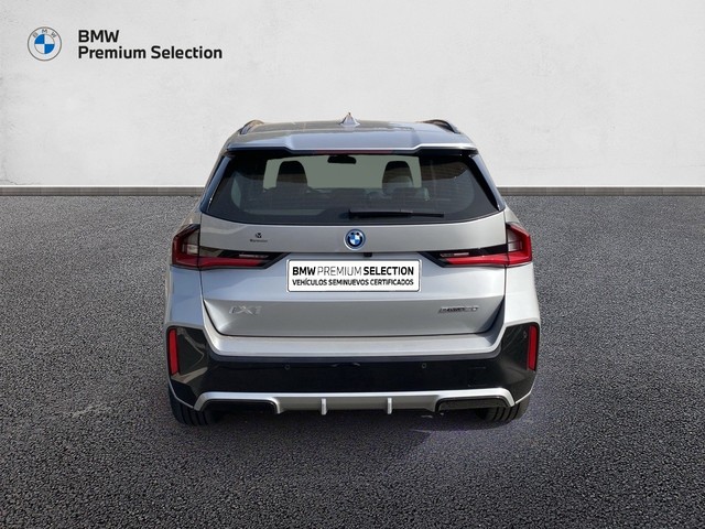 BMW iX1 eDrive20 color Gris Plata. Año 2025. 150KW(204CV). Eléctrico. En concesionario Marmotor de Las Palmas