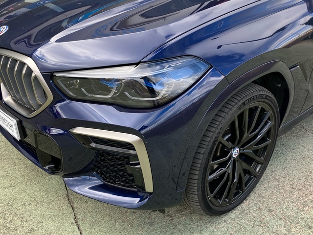 BMW X6 M50i color Azul. Año 2023. 390KW(530CV). Gasolina. En concesionario Bernesga Motor León (Bmw y Mini) de León