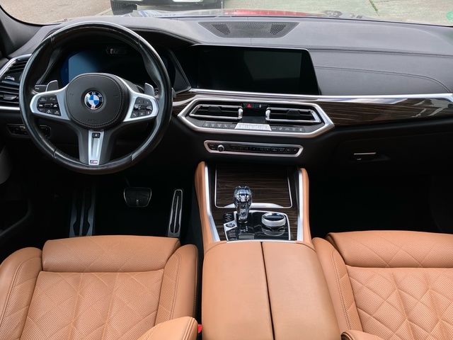 BMW X6 M50i color Azul. Año 2023. 390KW(530CV). Gasolina. En concesionario Bernesga Motor León (Bmw y Mini) de León