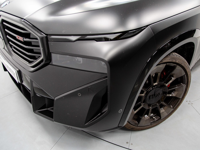 BMW XM Label Red color Gris. Año 2024. 550KW(748CV). Híbrido Electro/Gasolina. En concesionario Móvil Begar Alicante de Alicante