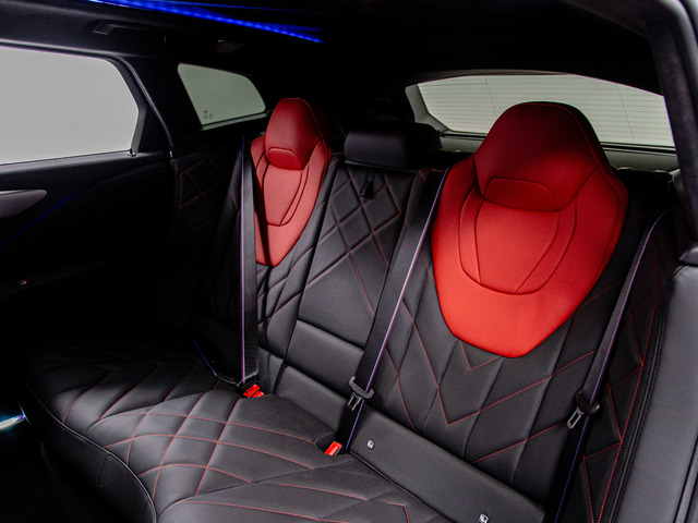 BMW XM Label Red color Gris. Año 2024. 550KW(748CV). Híbrido Electro/Gasolina. En concesionario Móvil Begar Alicante de Alicante