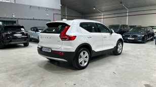 Volvo XC40 B3 G Core Auto 120 kW (163 CV) - 32 Volvo XC40 B3 G Seminuevo 120 KW (163CV) - 32