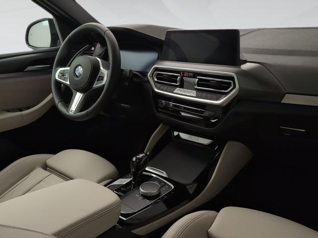 BMW X4 xDrive20d color Negro. Año 2024. 140KW(190CV). Diésel. En concesionario Automotor Premium Viso - Málaga de Málaga
