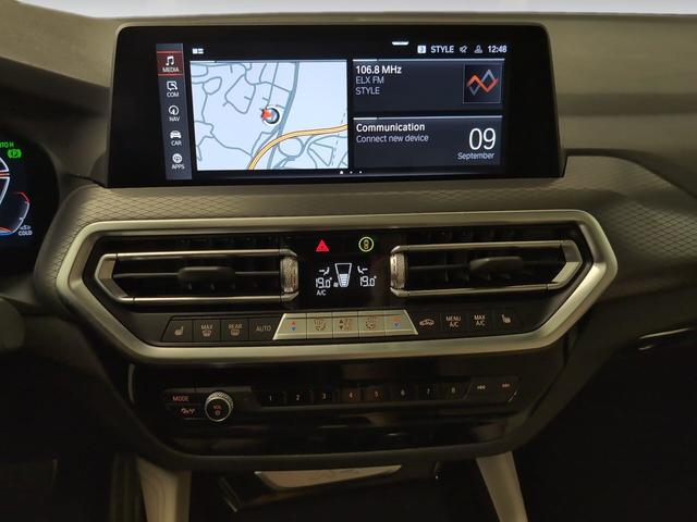 BMW X4 xDrive20d color Negro. Año 2024. 140KW(190CV). Diésel. En concesionario Automotor Premium Viso - Málaga de Málaga